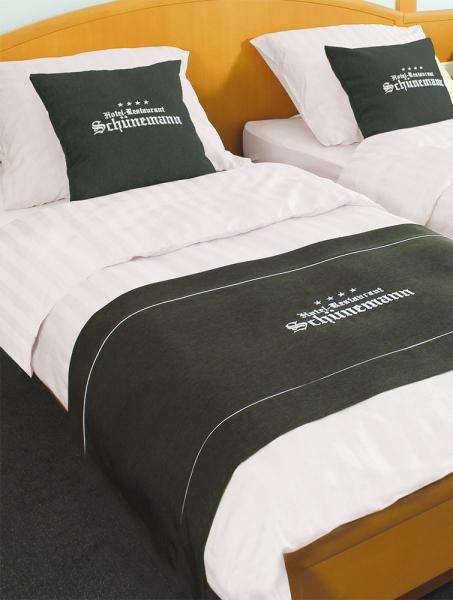 Hotel Bettwäsche Leonie weiß mit  28 mm Streifen